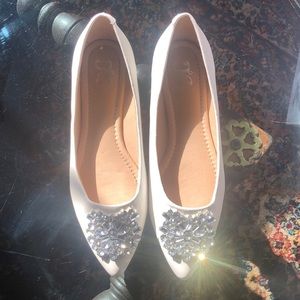 Bridal Flat with Brooch